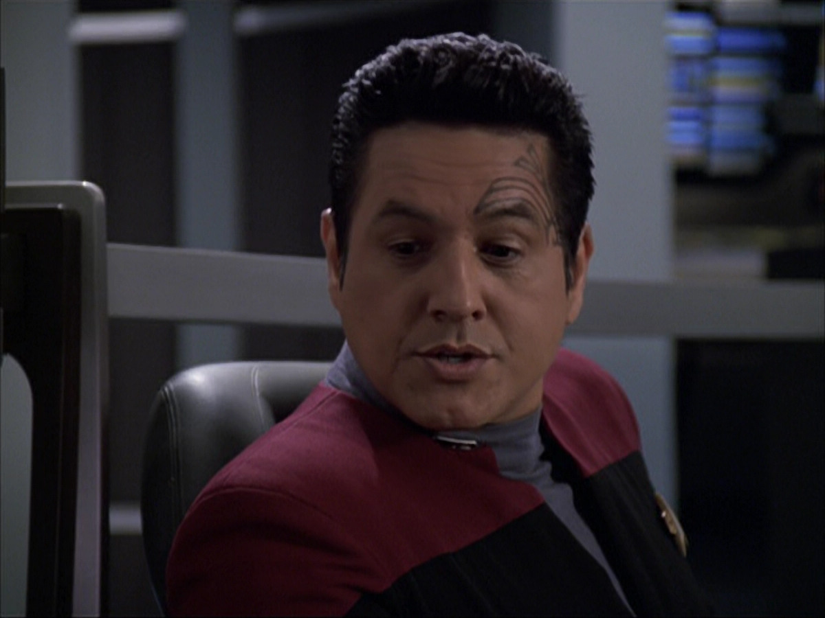 extant_StarTrek_VOY_6x04-TinkerTenorDoctorSpy_00549.jpg