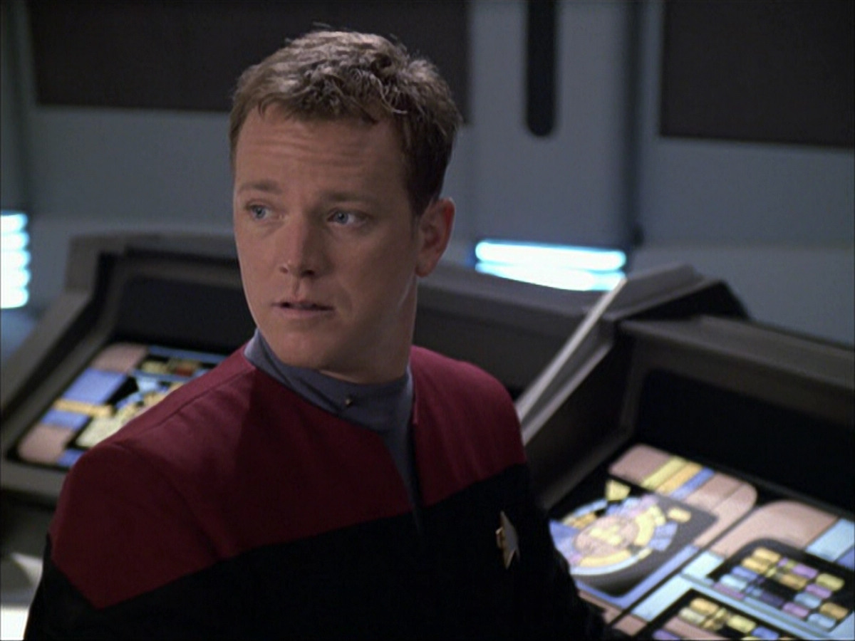 extant_StarTrek_VOY_6x04-TinkerTenorDoctorSpy_00561.jpg