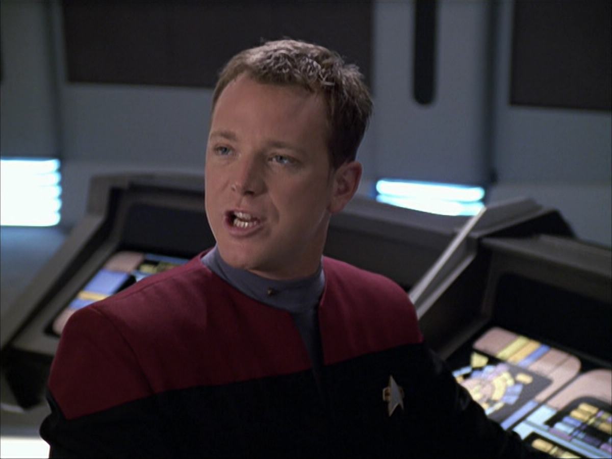 extant_StarTrek_VOY_6x04-TinkerTenorDoctorSpy_00598.jpg