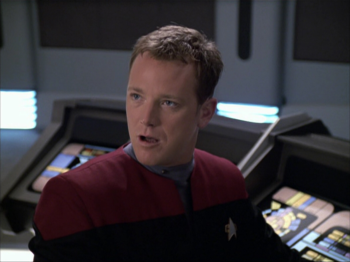 extant_StarTrek_VOY_6x04-TinkerTenorDoctorSpy_00599.jpg