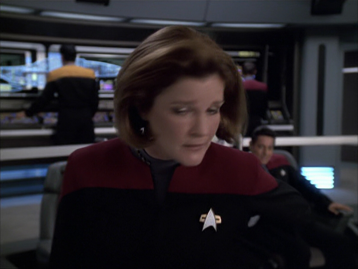 extant_StarTrek_VOY_6x04-TinkerTenorDoctorSpy_00607.jpg