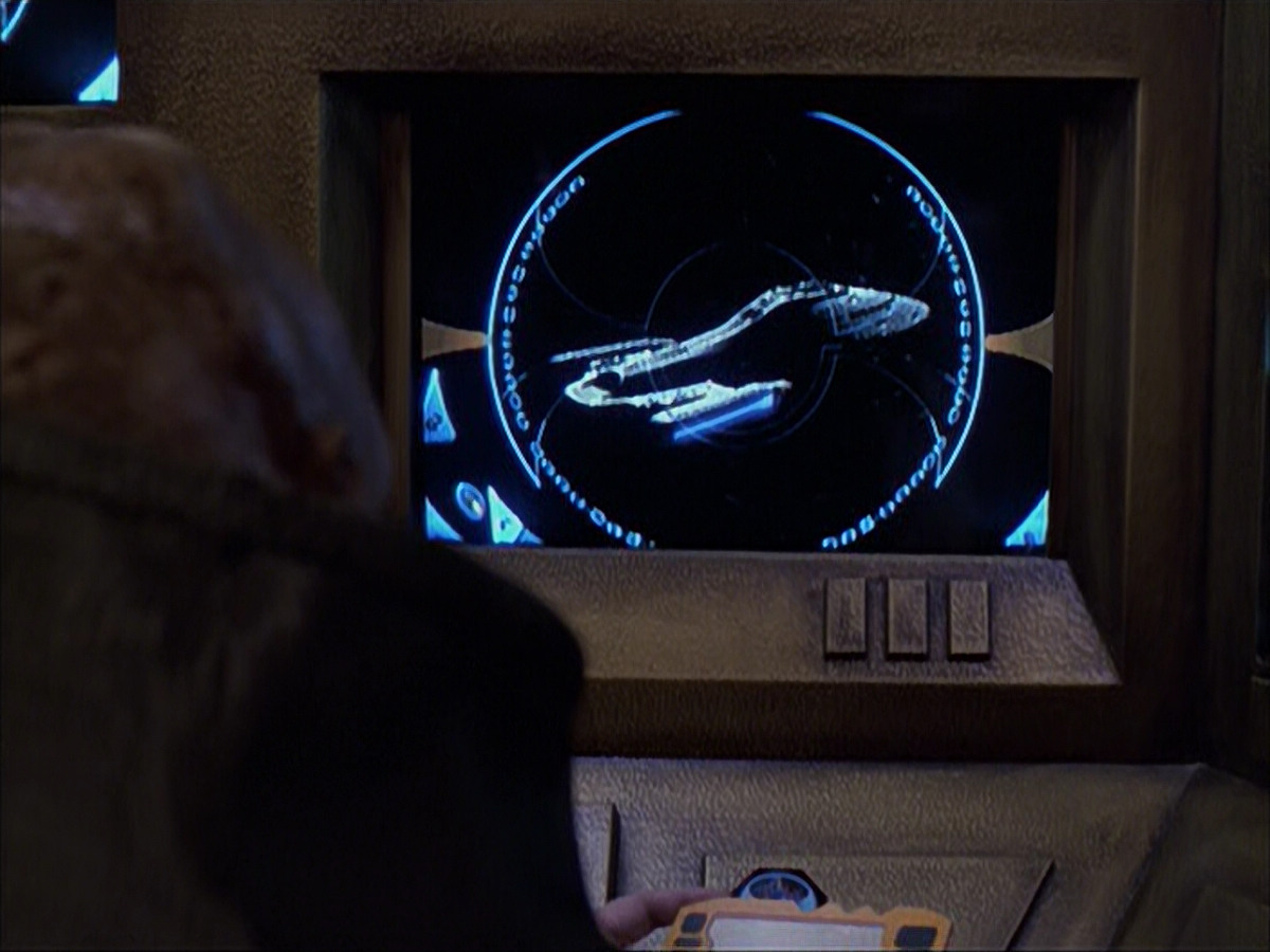 extant_StarTrek_VOY_6x04-TinkerTenorDoctorSpy_00676.jpg