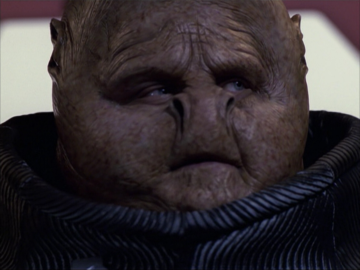 extant_StarTrek_VOY_6x04-TinkerTenorDoctorSpy_00783.jpg