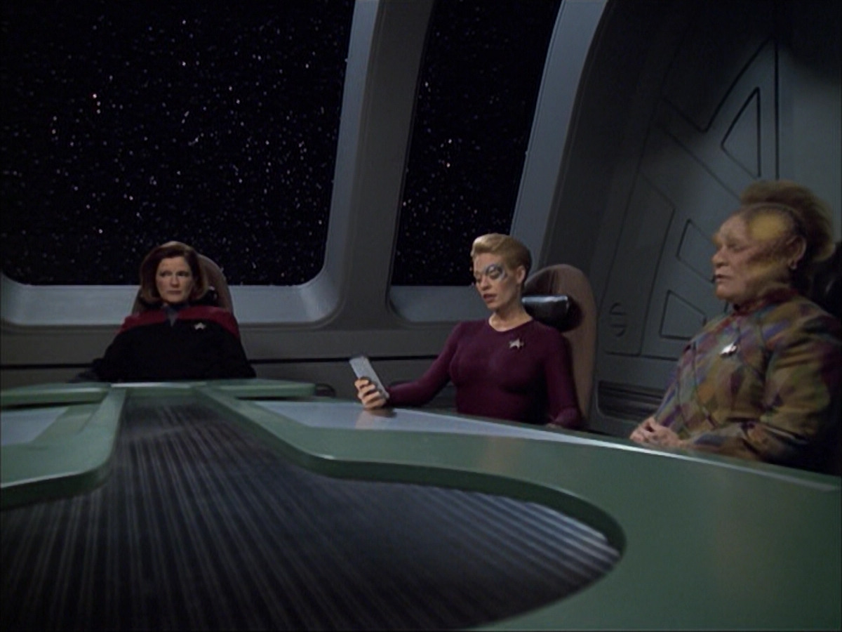 extant_StarTrek_VOY_6x04-TinkerTenorDoctorSpy_00833.jpg