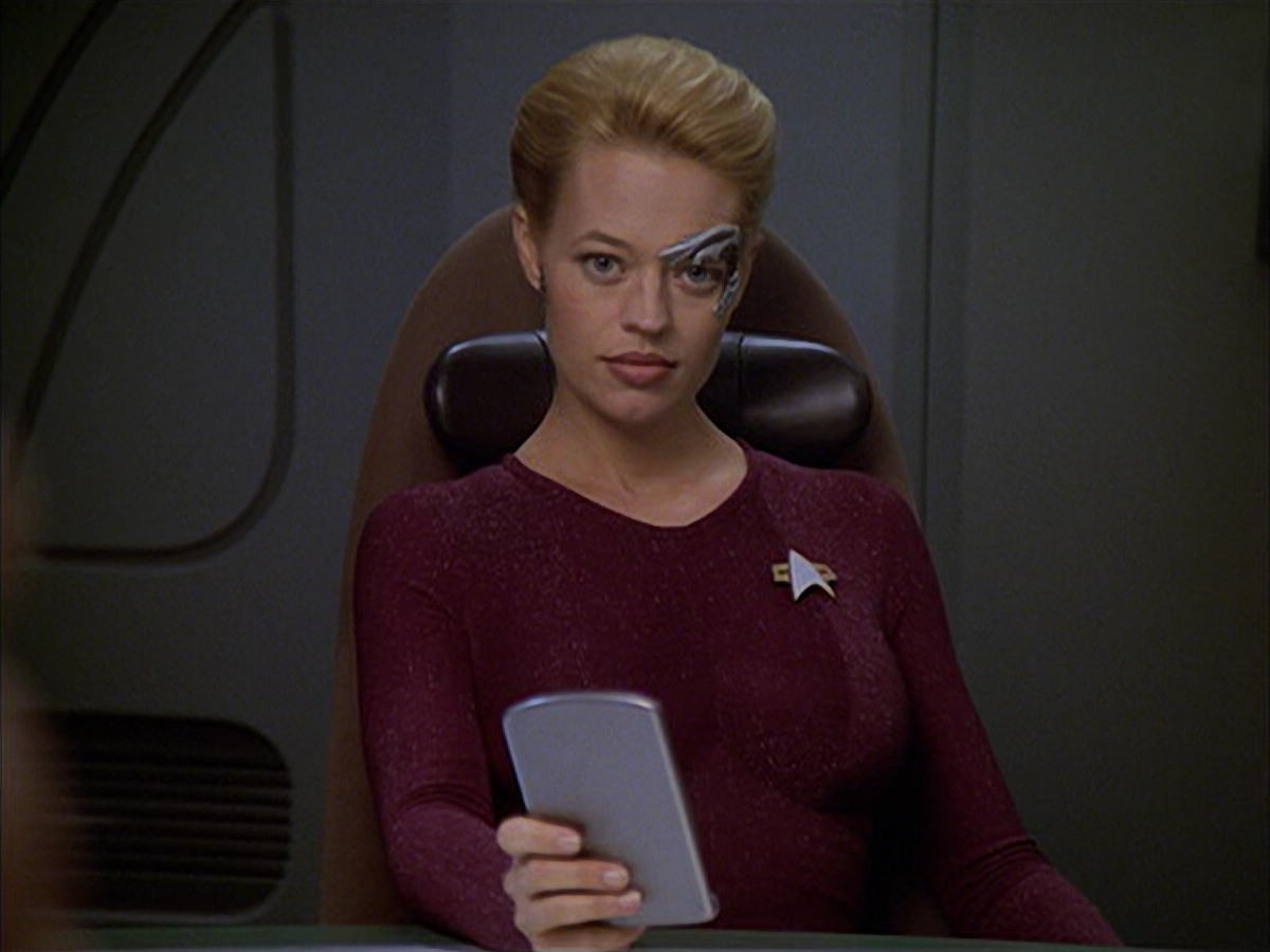 extant_StarTrek_VOY_6x04-TinkerTenorDoctorSpy_00872.jpg