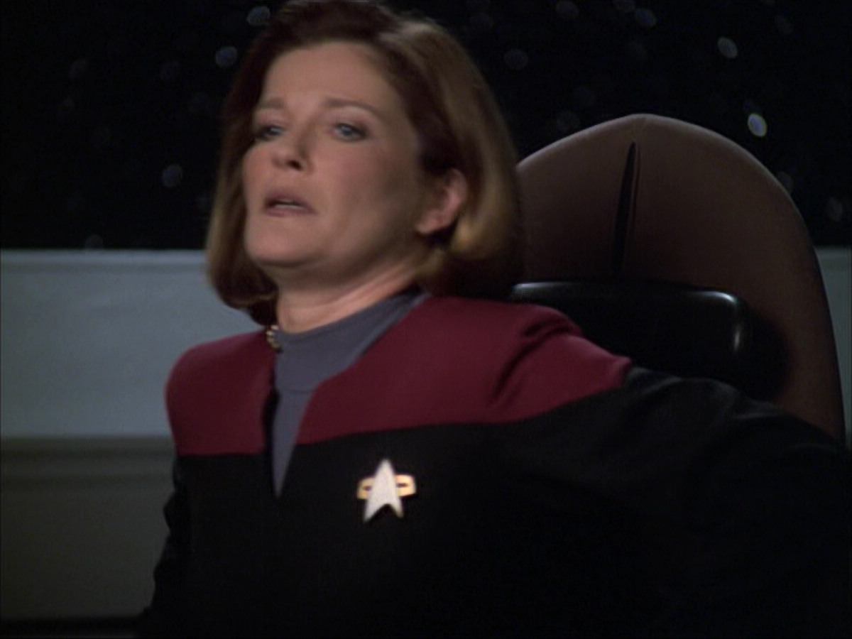 extant_StarTrek_VOY_6x04-TinkerTenorDoctorSpy_00884.jpg