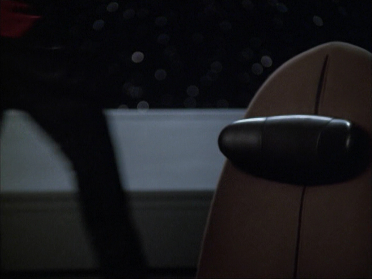 extant_StarTrek_VOY_6x04-TinkerTenorDoctorSpy_00886.jpg