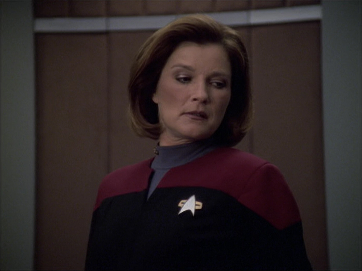 extant_StarTrek_VOY_6x04-TinkerTenorDoctorSpy_00903.jpg