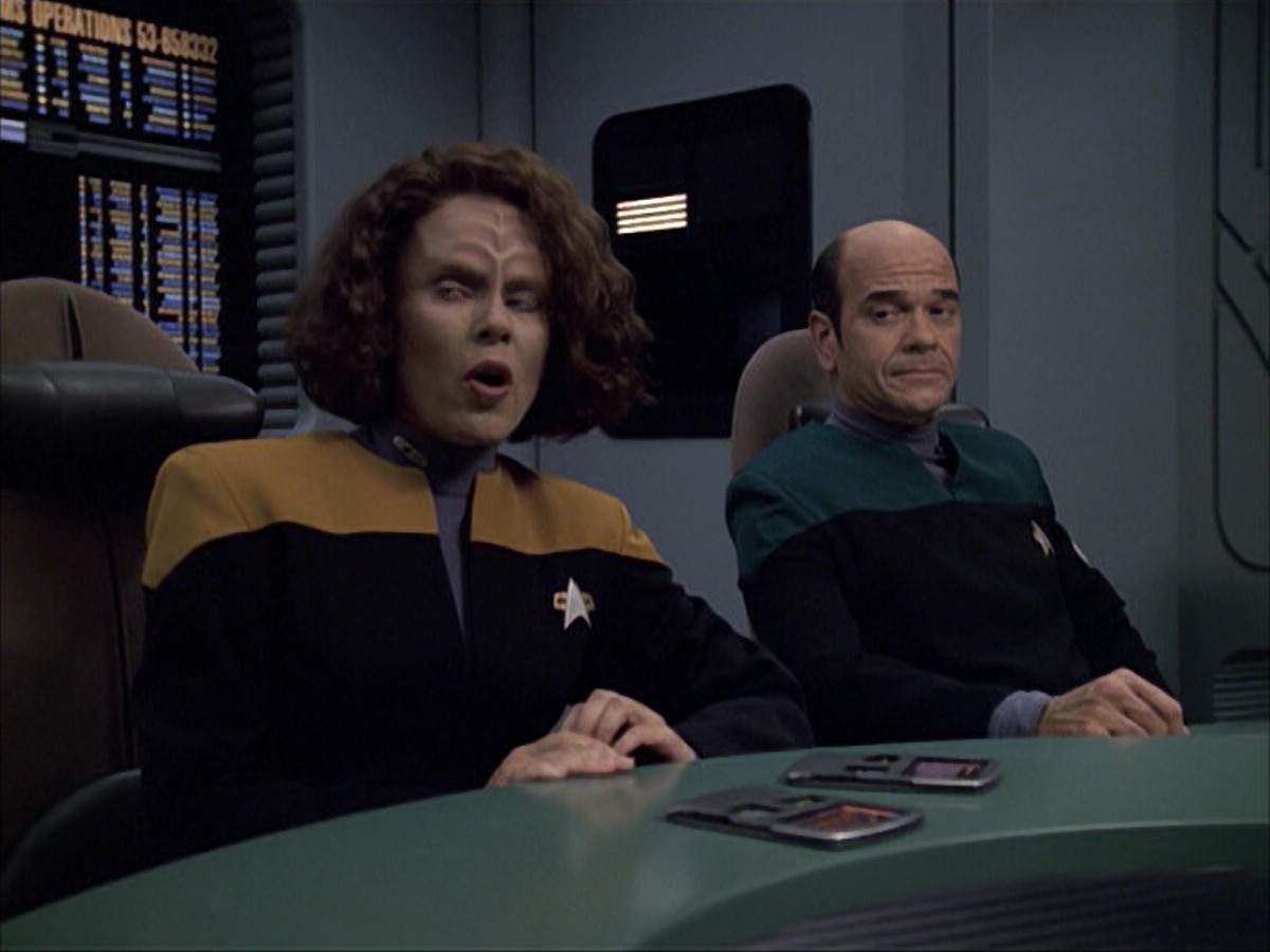 extant_StarTrek_VOY_6x04-TinkerTenorDoctorSpy_00906.jpg