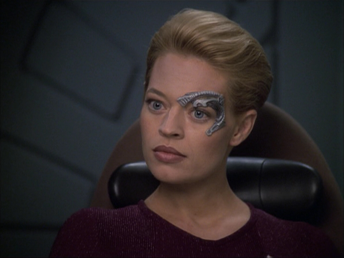 extant_StarTrek_VOY_6x04-TinkerTenorDoctorSpy_00922.jpg