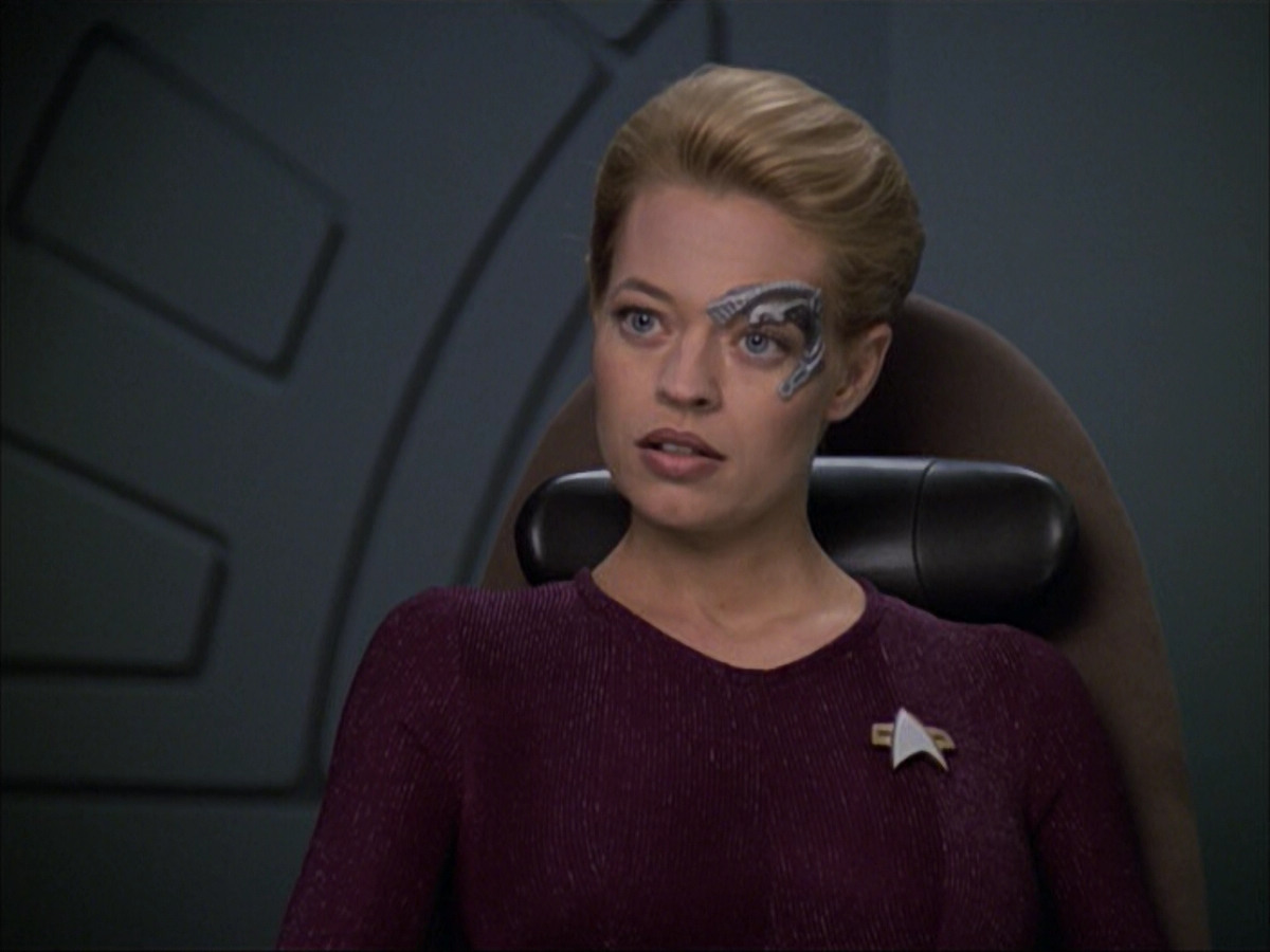 extant_StarTrek_VOY_6x04-TinkerTenorDoctorSpy_00936.jpg
