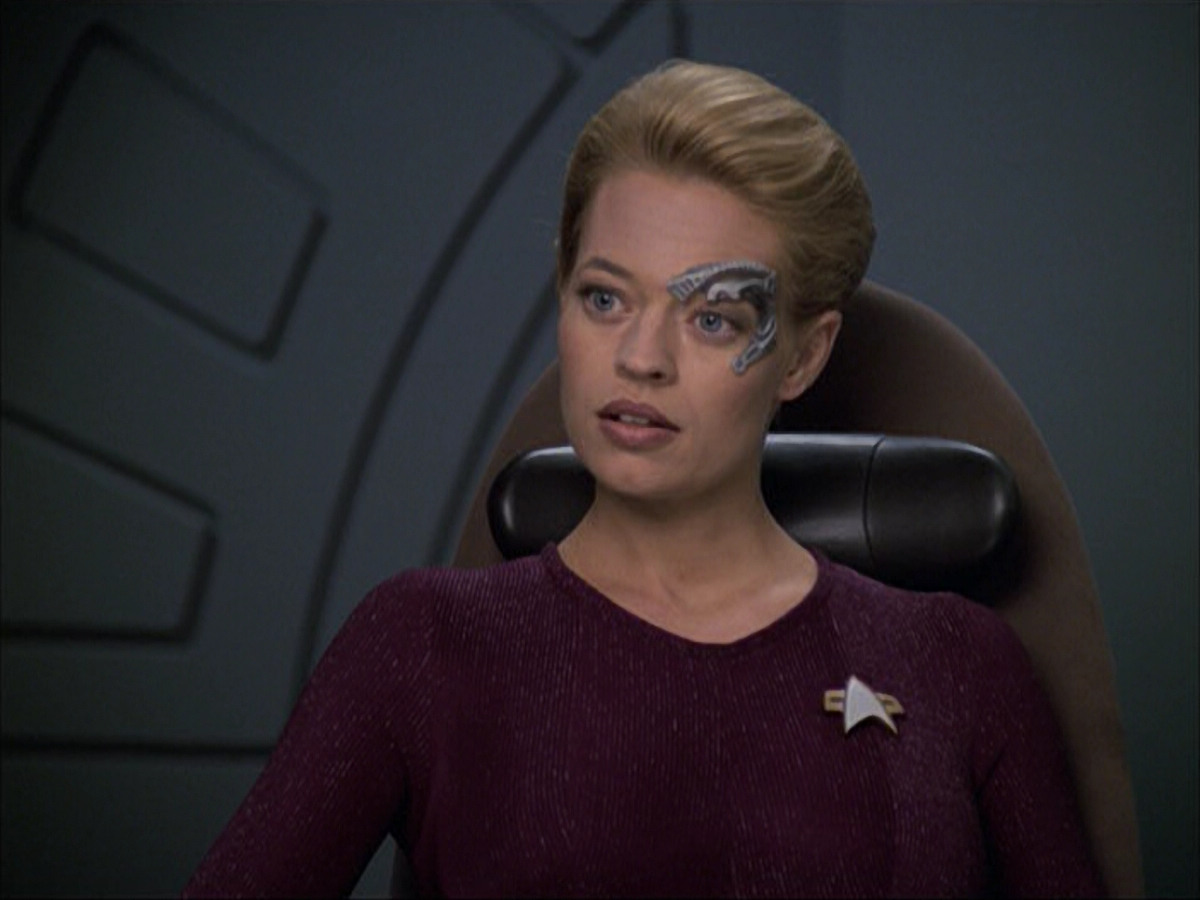 extant_StarTrek_VOY_6x04-TinkerTenorDoctorSpy_00957.jpg