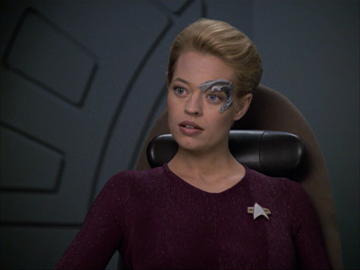 extant_StarTrek_VOY_6x04-TinkerTenorDoctorSpy_00958.jpg