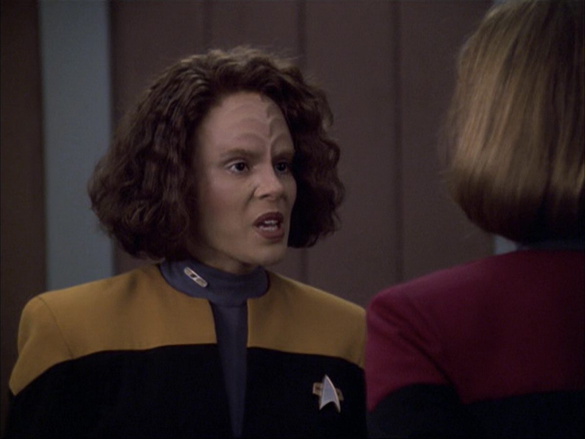 extant_StarTrek_VOY_6x04-TinkerTenorDoctorSpy_00961.jpg