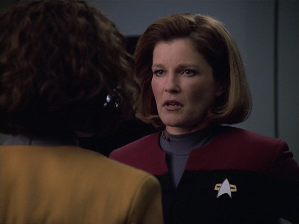 extant_StarTrek_VOY_6x04-TinkerTenorDoctorSpy_00965.jpg