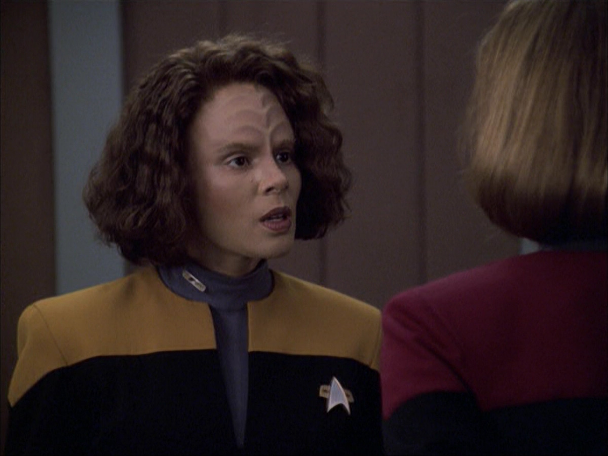 extant_StarTrek_VOY_6x04-TinkerTenorDoctorSpy_00966.jpg