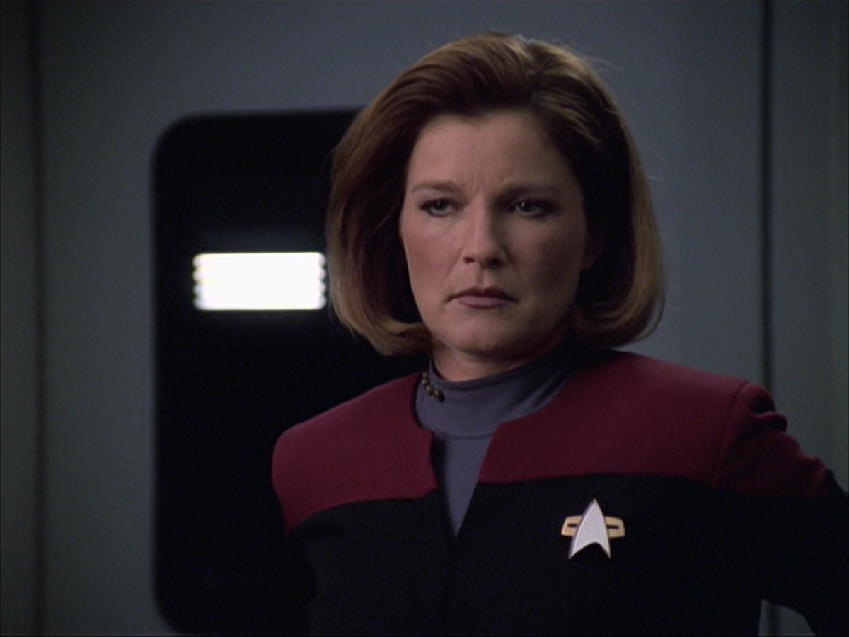 extant_StarTrek_VOY_6x04-TinkerTenorDoctorSpy_00970.jpg