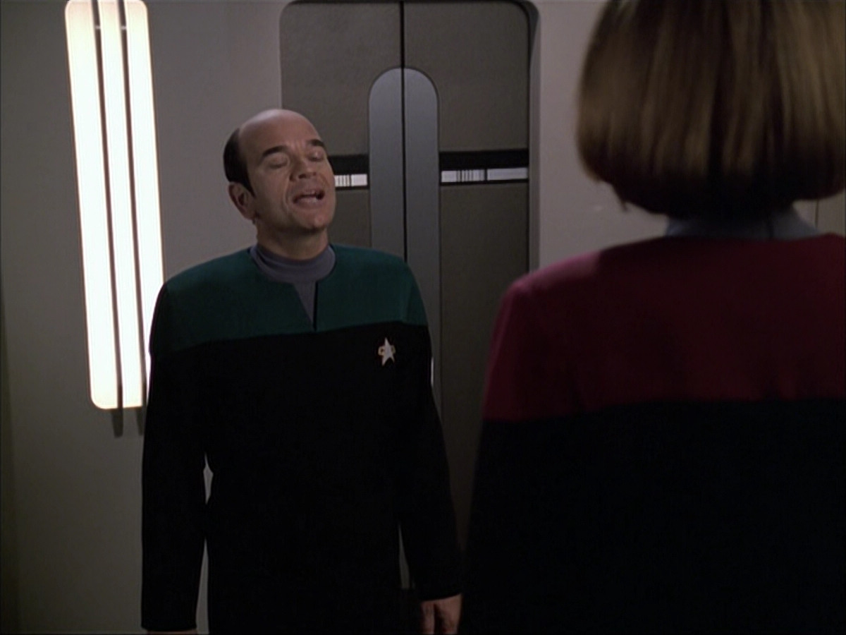 extant_StarTrek_VOY_6x04-TinkerTenorDoctorSpy_01000.jpg