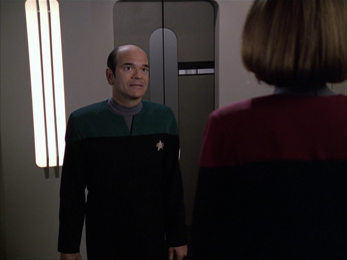 extant_StarTrek_VOY_6x04-TinkerTenorDoctorSpy_01015.jpg