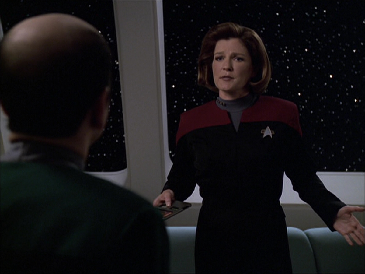 extant_StarTrek_VOY_6x04-TinkerTenorDoctorSpy_01018.jpg