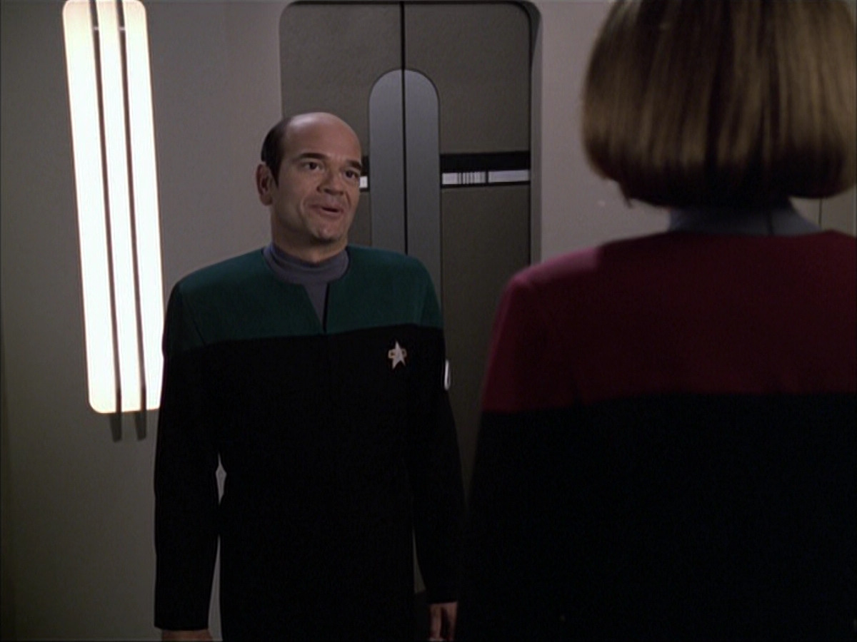 extant_StarTrek_VOY_6x04-TinkerTenorDoctorSpy_01022.jpg