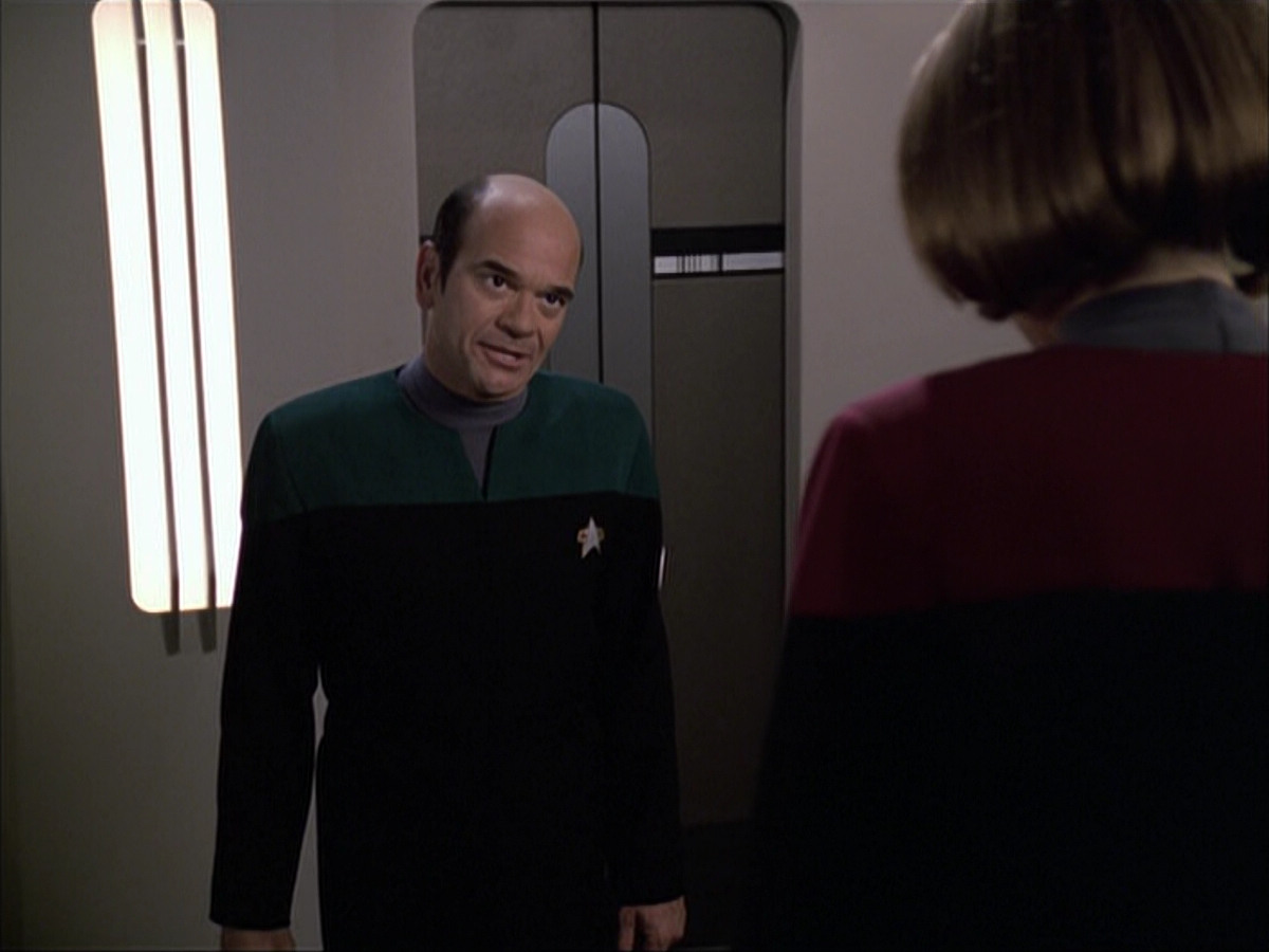 extant_StarTrek_VOY_6x04-TinkerTenorDoctorSpy_01025.jpg