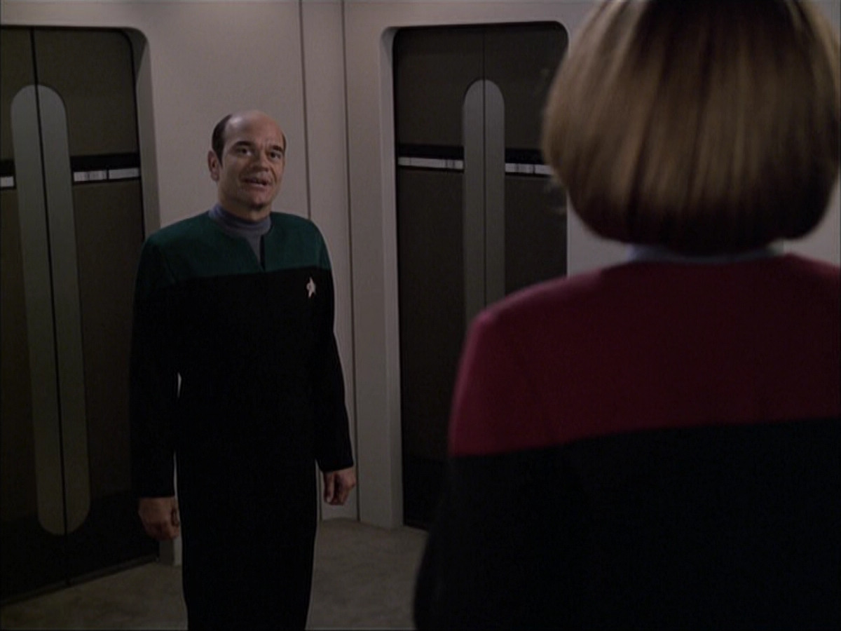 extant_StarTrek_VOY_6x04-TinkerTenorDoctorSpy_01035.jpg