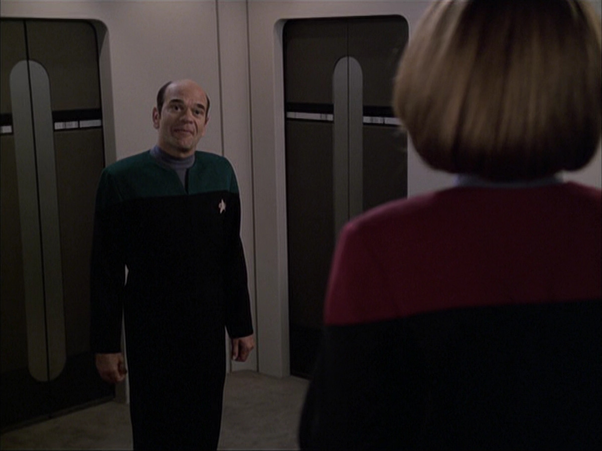 extant_StarTrek_VOY_6x04-TinkerTenorDoctorSpy_01036.jpg
