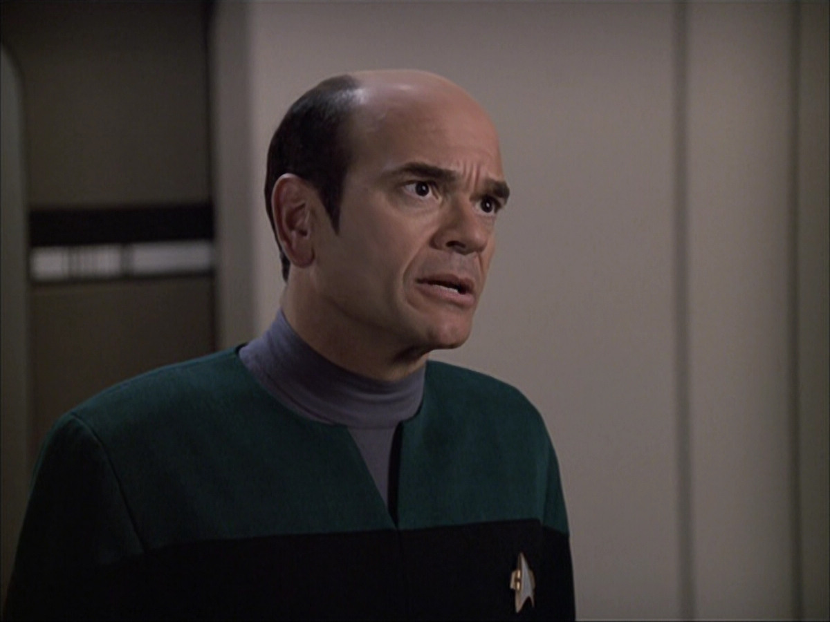 extant_StarTrek_VOY_6x04-TinkerTenorDoctorSpy_01056.jpg