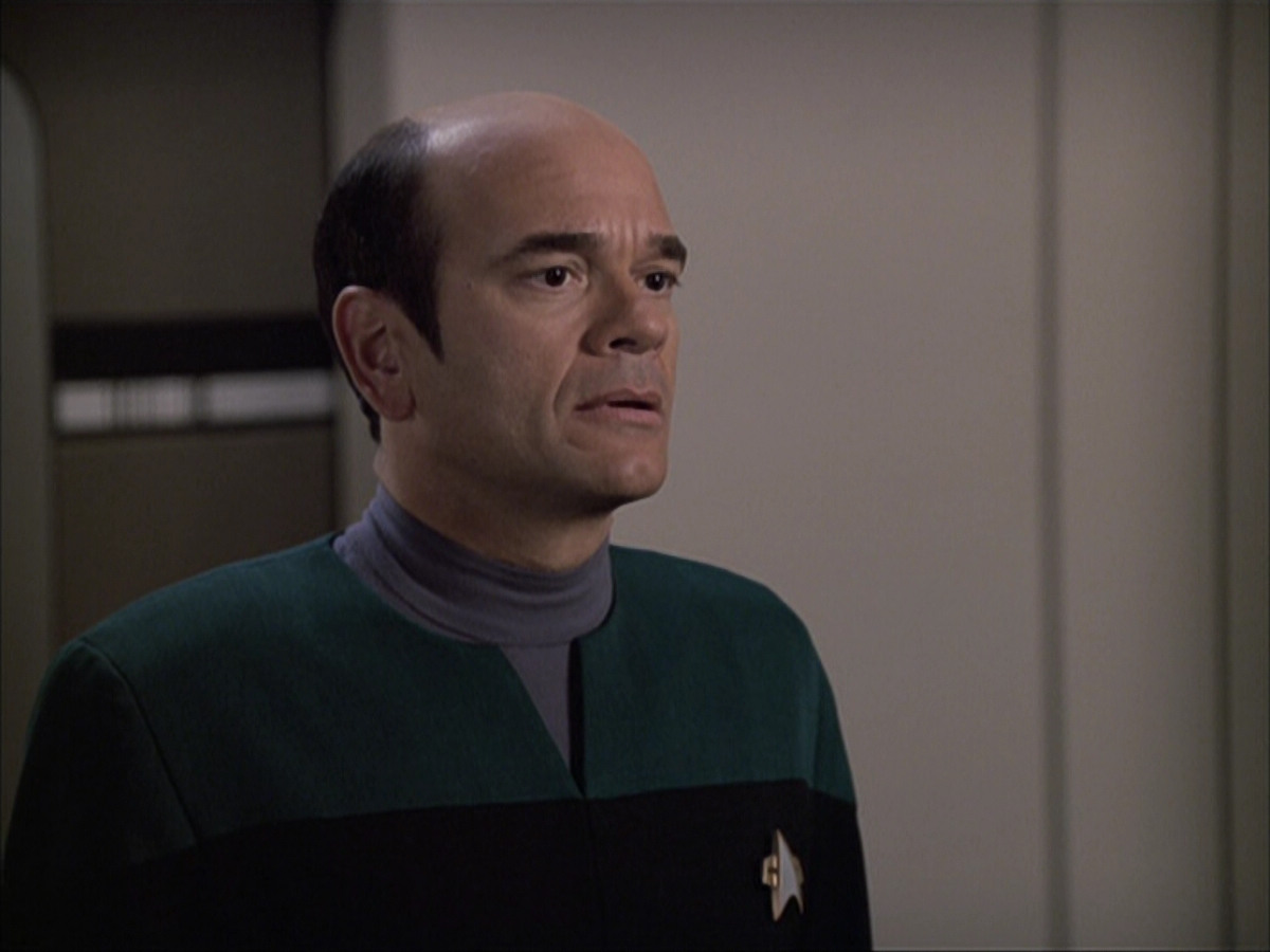extant_StarTrek_VOY_6x04-TinkerTenorDoctorSpy_01065.jpg
