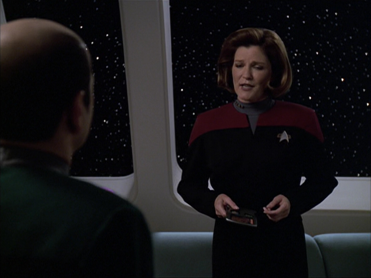 extant_StarTrek_VOY_6x04-TinkerTenorDoctorSpy_01074.jpg