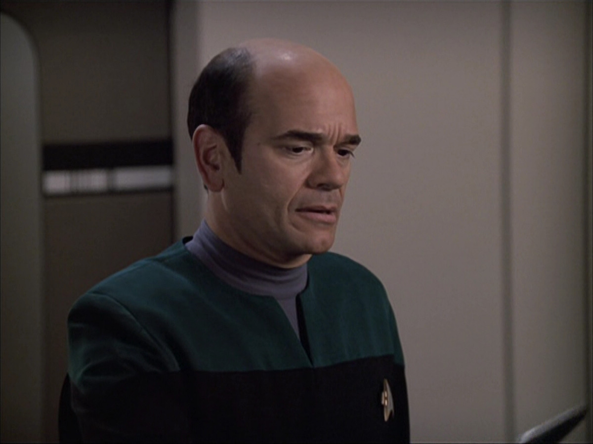 extant_StarTrek_VOY_6x04-TinkerTenorDoctorSpy_01080.jpg