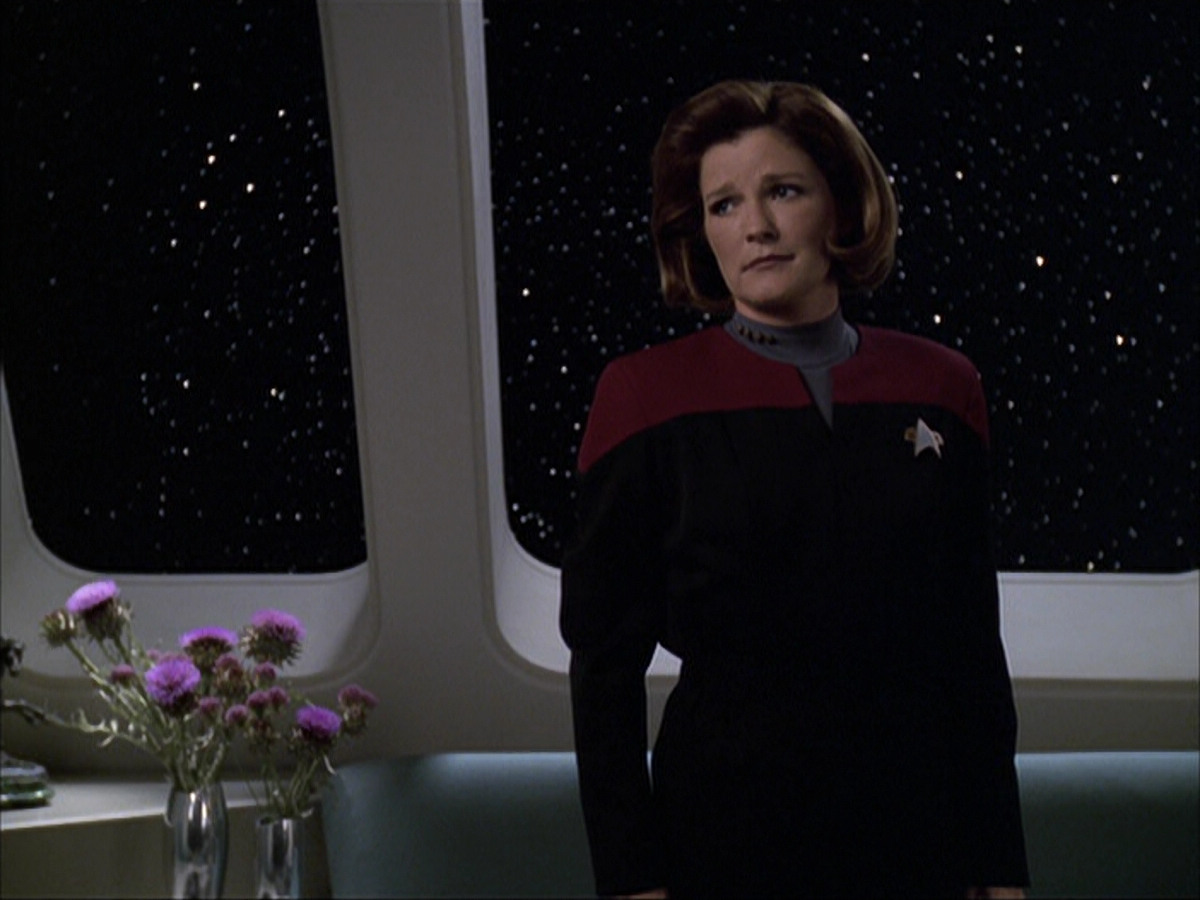 extant_StarTrek_VOY_6x04-TinkerTenorDoctorSpy_01088.jpg