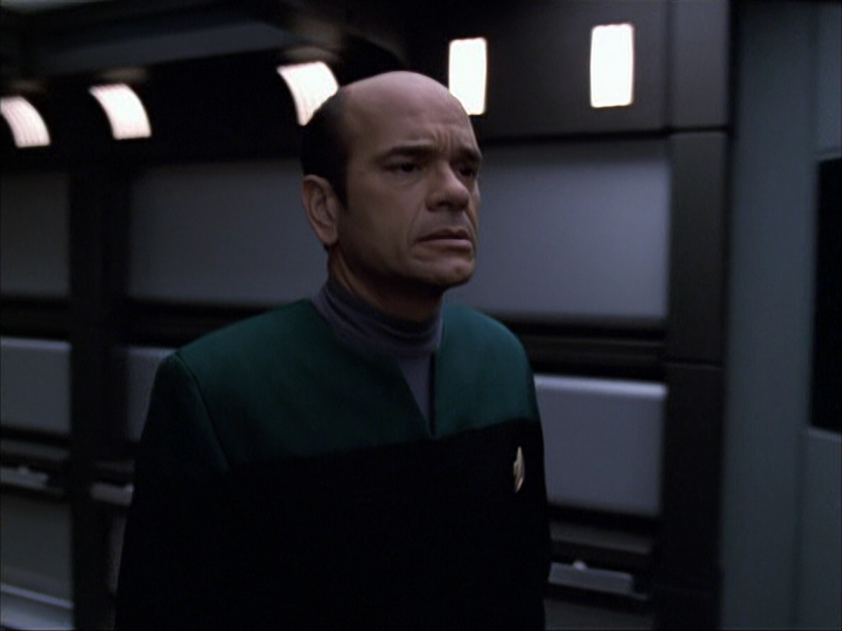 extant_StarTrek_VOY_6x04-TinkerTenorDoctorSpy_01089.jpg