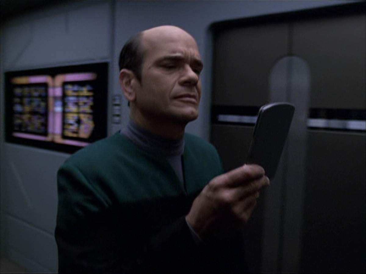 extant_StarTrek_VOY_6x04-TinkerTenorDoctorSpy_01092.jpg