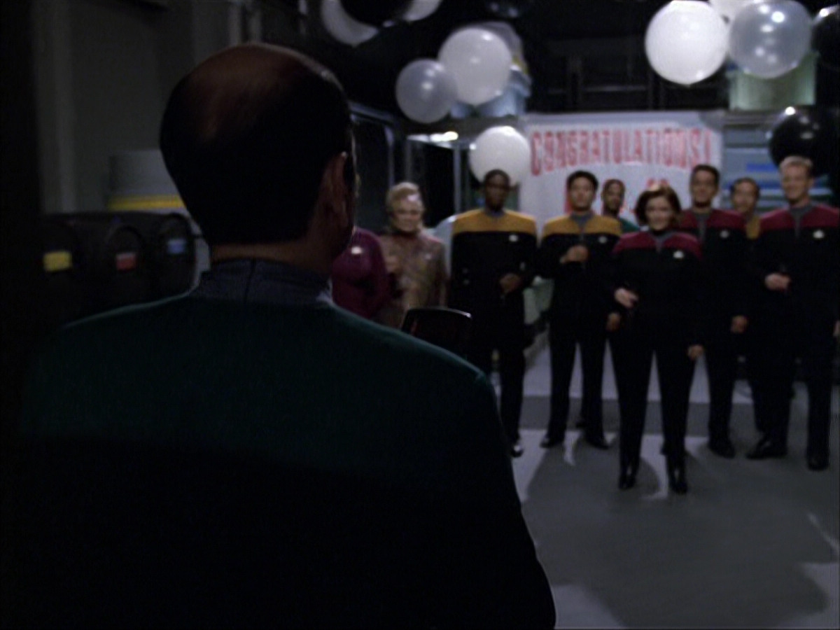 extant_StarTrek_VOY_6x04-TinkerTenorDoctorSpy_01097.jpg