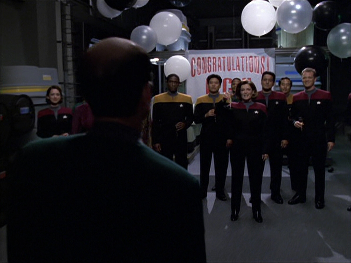 extant_StarTrek_VOY_6x04-TinkerTenorDoctorSpy_01098.jpg