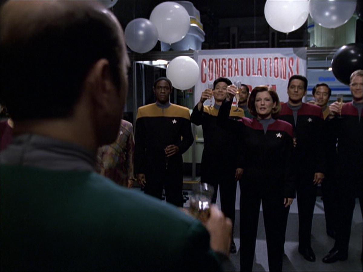 extant_StarTrek_VOY_6x04-TinkerTenorDoctorSpy_01102.jpg