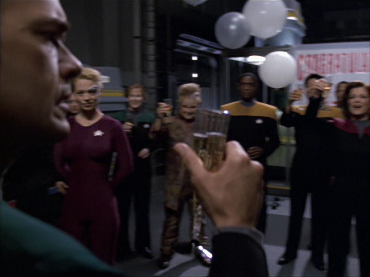 extant_StarTrek_VOY_6x04-TinkerTenorDoctorSpy_01104.jpg