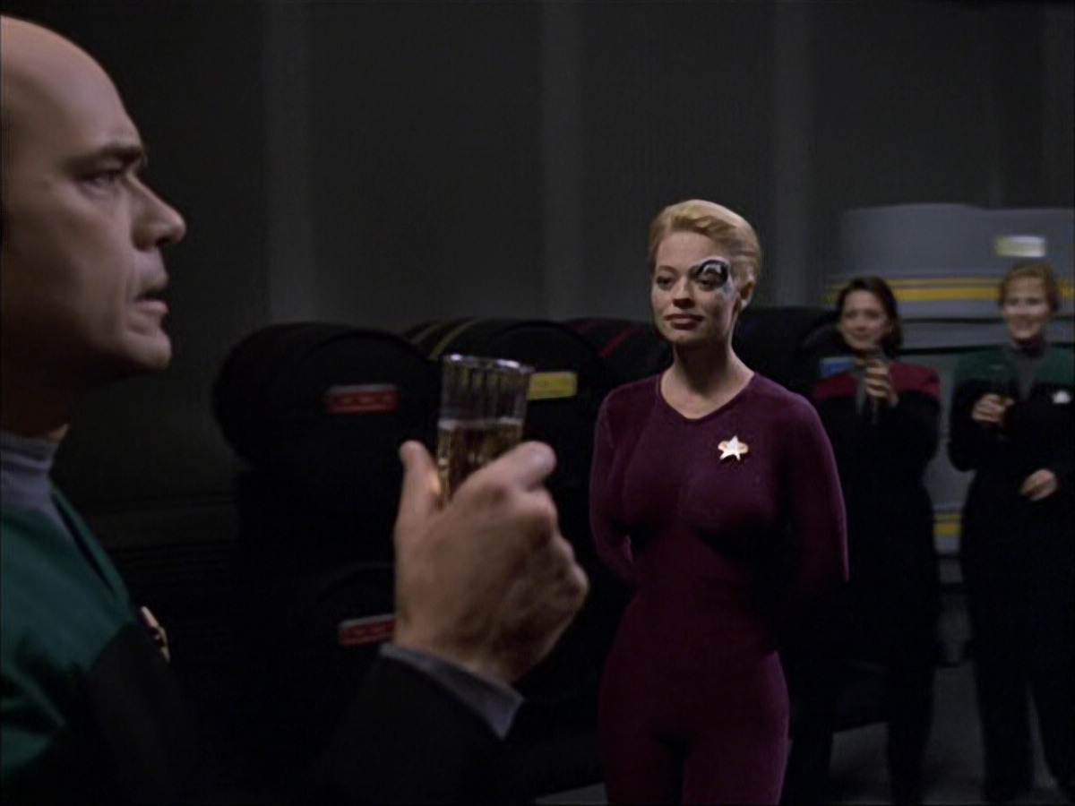 extant_StarTrek_VOY_6x04-TinkerTenorDoctorSpy_01106.jpg