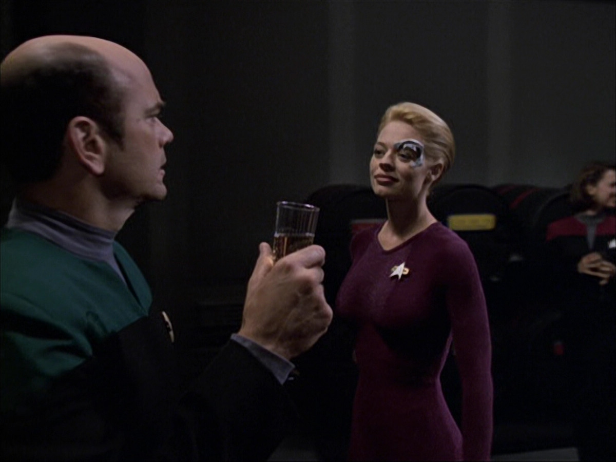 extant_StarTrek_VOY_6x04-TinkerTenorDoctorSpy_01107.jpg