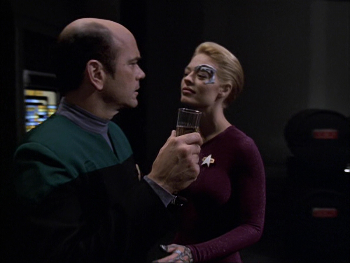 extant_StarTrek_VOY_6x04-TinkerTenorDoctorSpy_01108.jpg