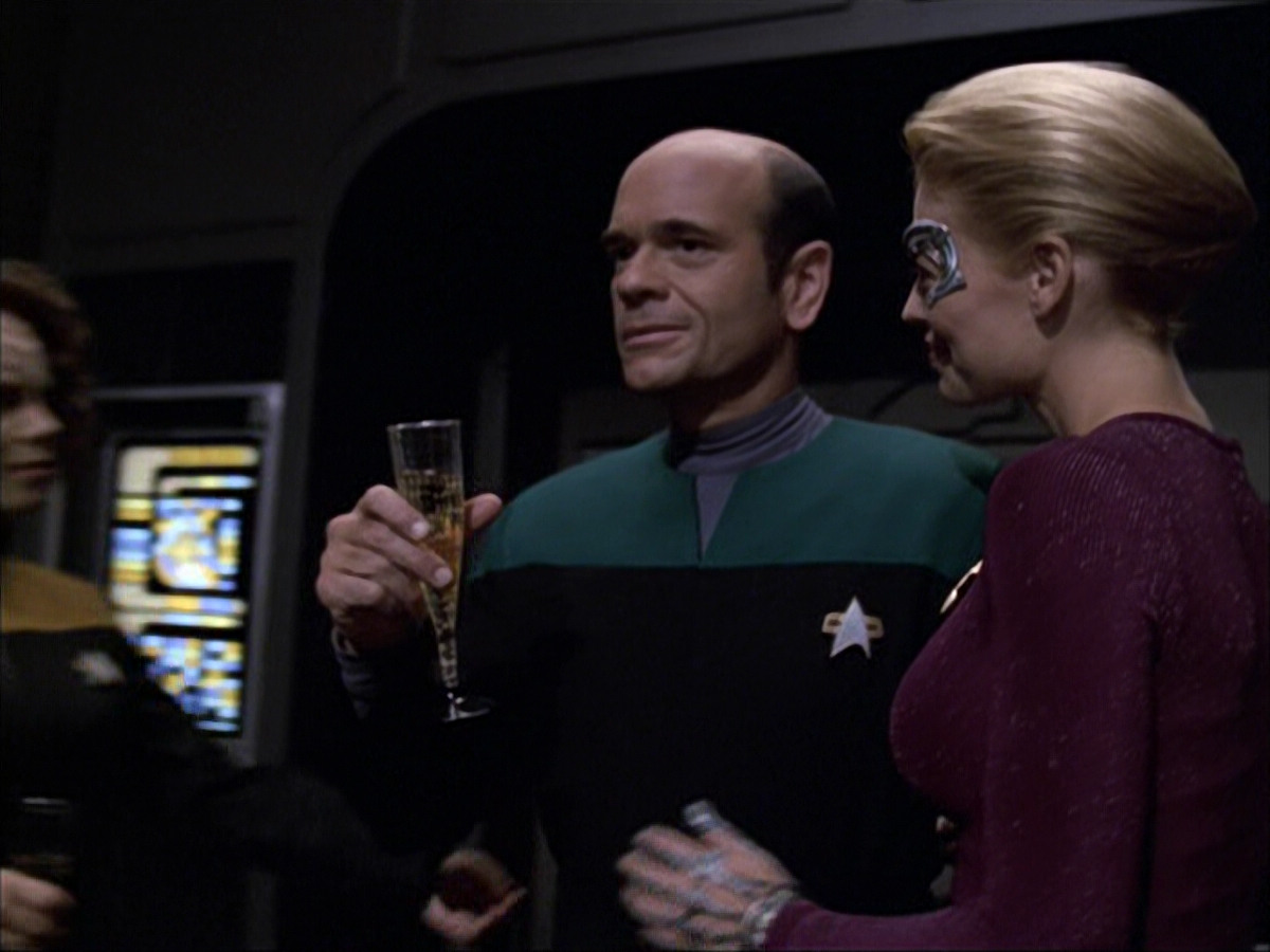 extant_StarTrek_VOY_6x04-TinkerTenorDoctorSpy_01113.jpg