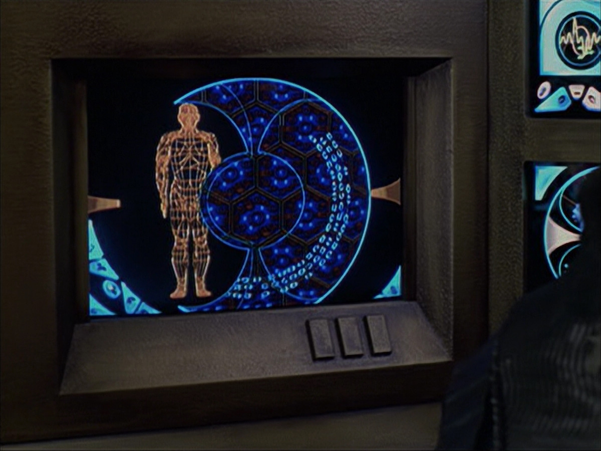 extant_StarTrek_VOY_6x04-TinkerTenorDoctorSpy_01165.jpg