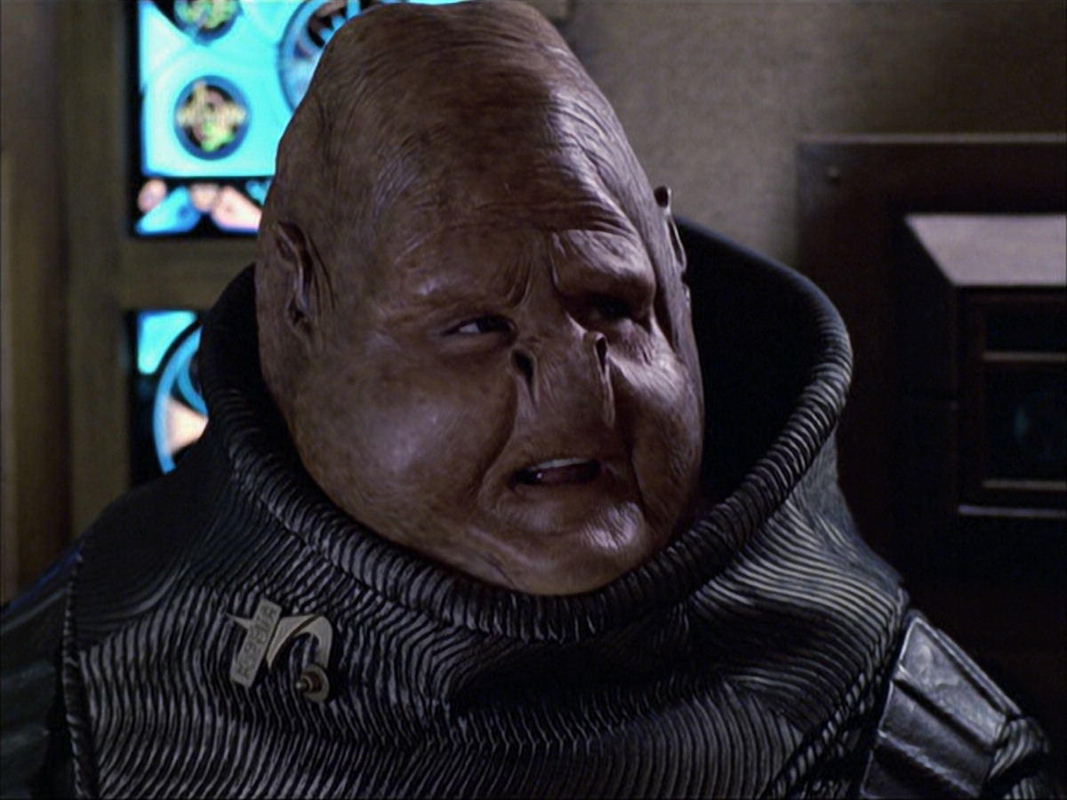extant_StarTrek_VOY_6x04-TinkerTenorDoctorSpy_01172.jpg