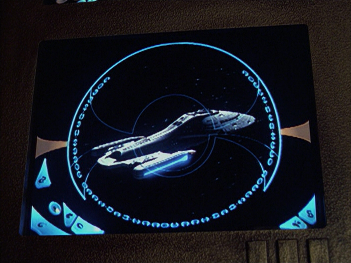 extant_StarTrek_VOY_6x04-TinkerTenorDoctorSpy_01223.jpg