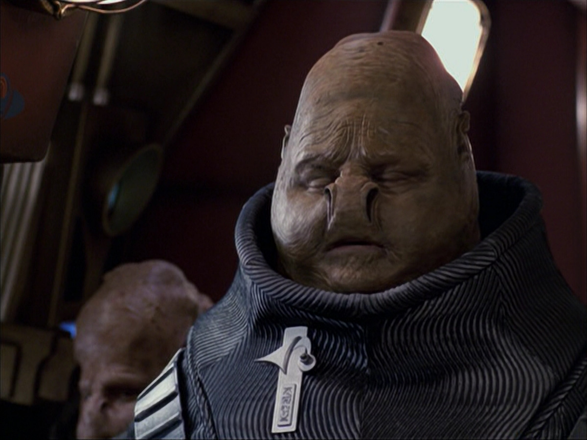 extant_StarTrek_VOY_6x04-TinkerTenorDoctorSpy_01294.jpg