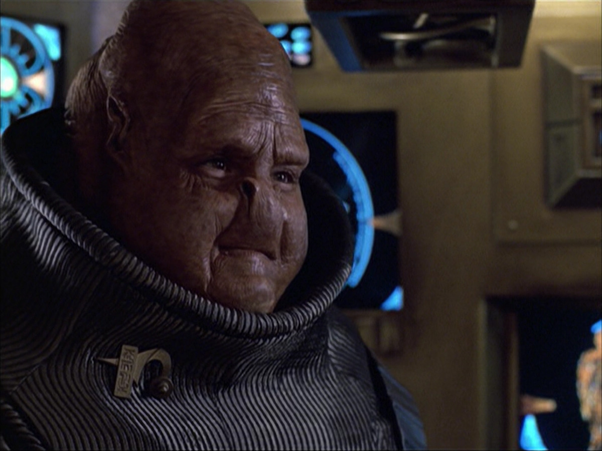 extant_StarTrek_VOY_6x04-TinkerTenorDoctorSpy_01299.jpg