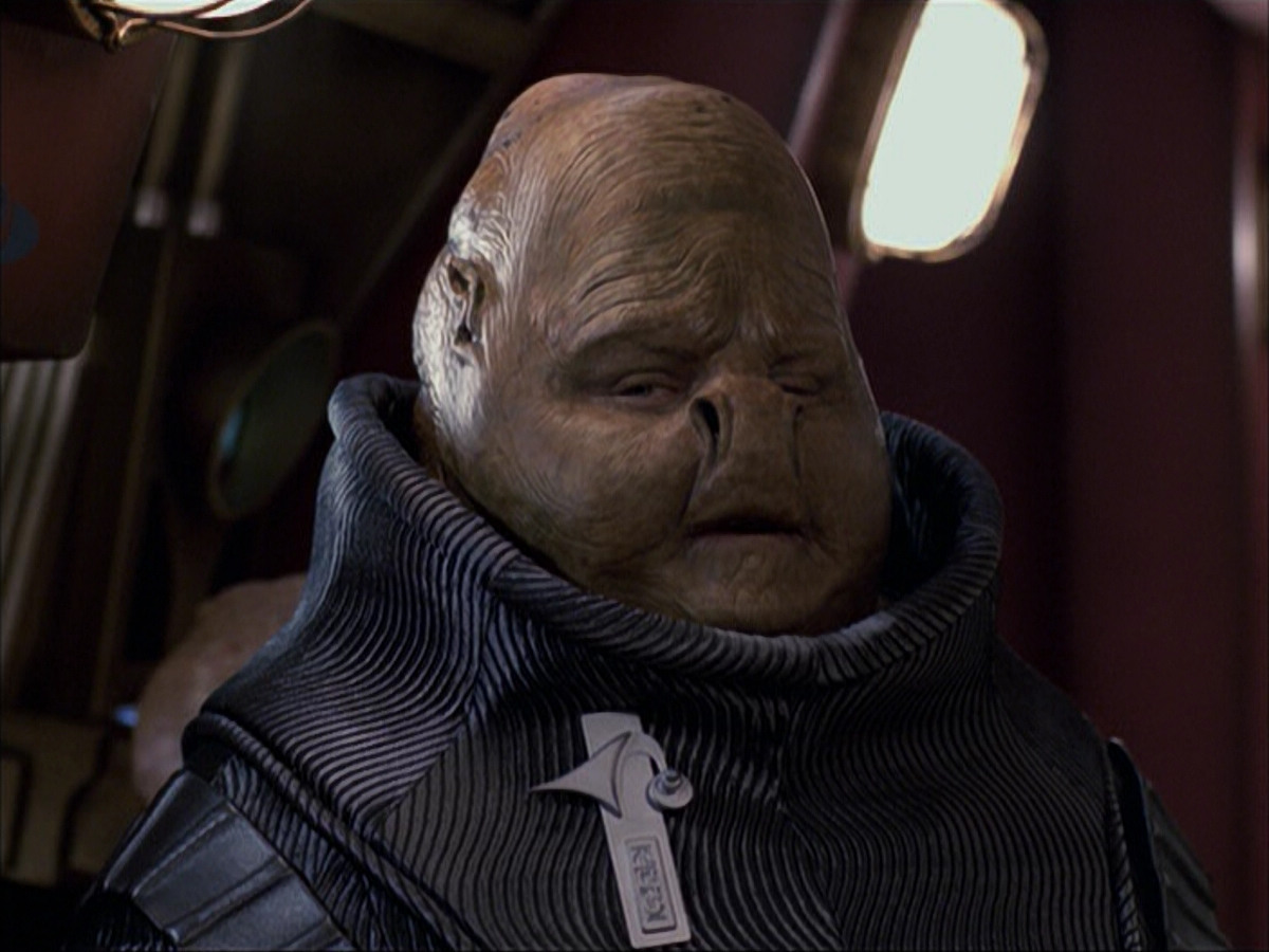 extant_StarTrek_VOY_6x04-TinkerTenorDoctorSpy_01304.jpg