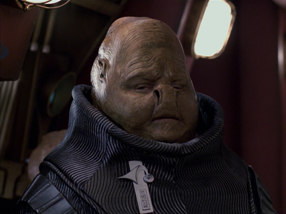 extant_StarTrek_VOY_6x04-TinkerTenorDoctorSpy_01305.jpg